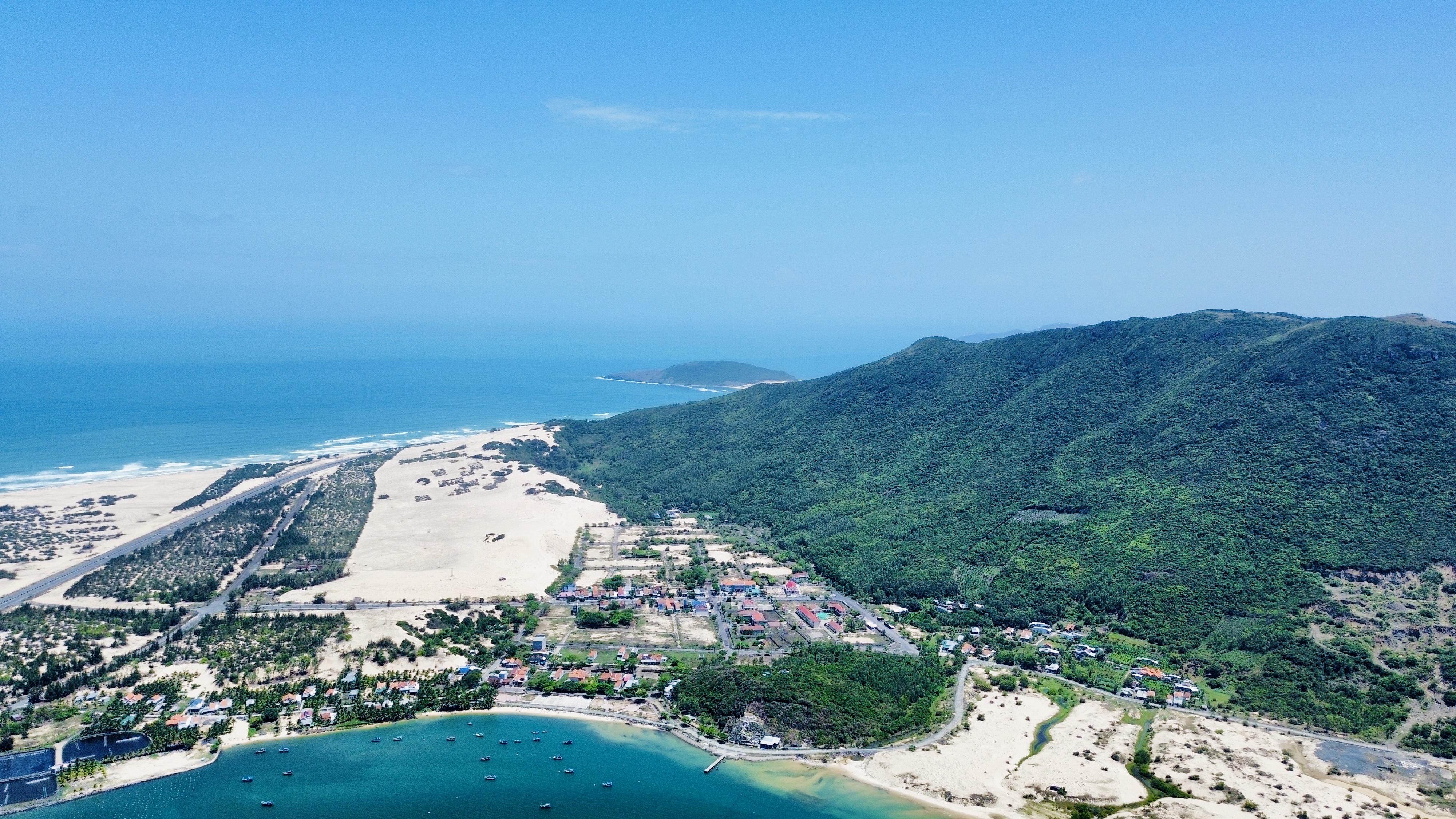 Việt Nam sẽ có 3 đặc khu kinh tế ngang tầm khu vực và quốc tế